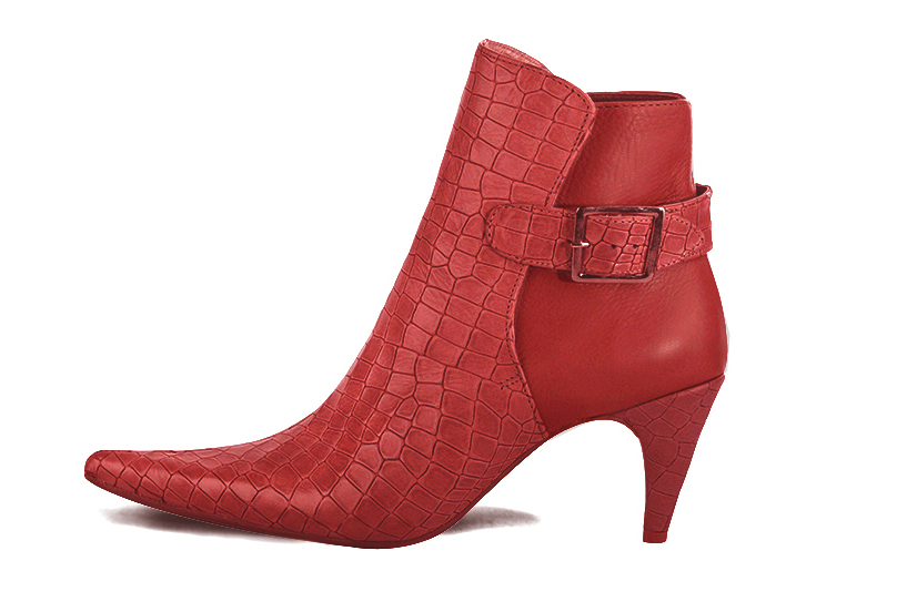 Scarlet red women's ankle boots with buckles at the back. Pointed toe. High slim heel. Profile view - Florence KOOIJMAN